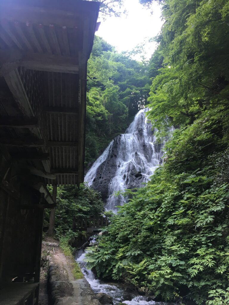 開運出世の滝（不動の滝） - LOVE庄内 e-Towns